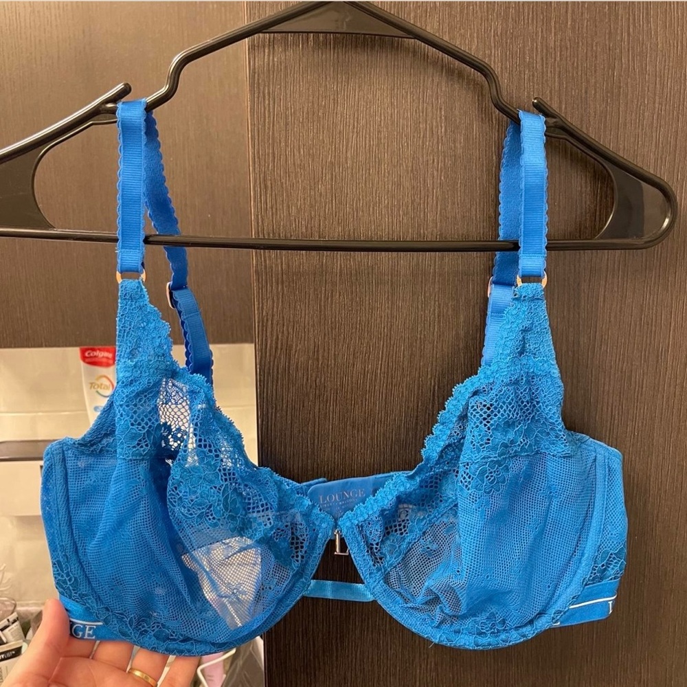 Lounge blue lace bra